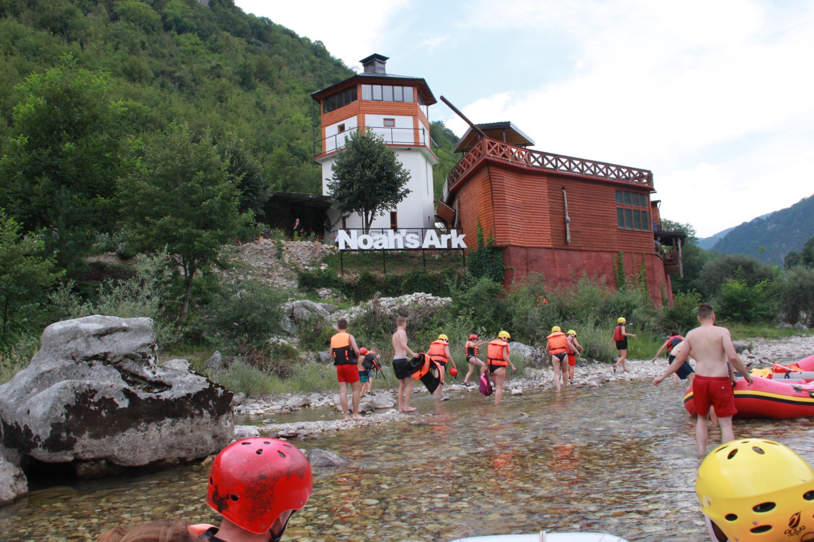 Dzajica buk - Rustic accommodation on the Neretva River with a private beach, sports facilities, and organized outdoor adventures, Dzajicaa Buk Accommodations - Konjic, Bosnia and Herzegovina Konjic