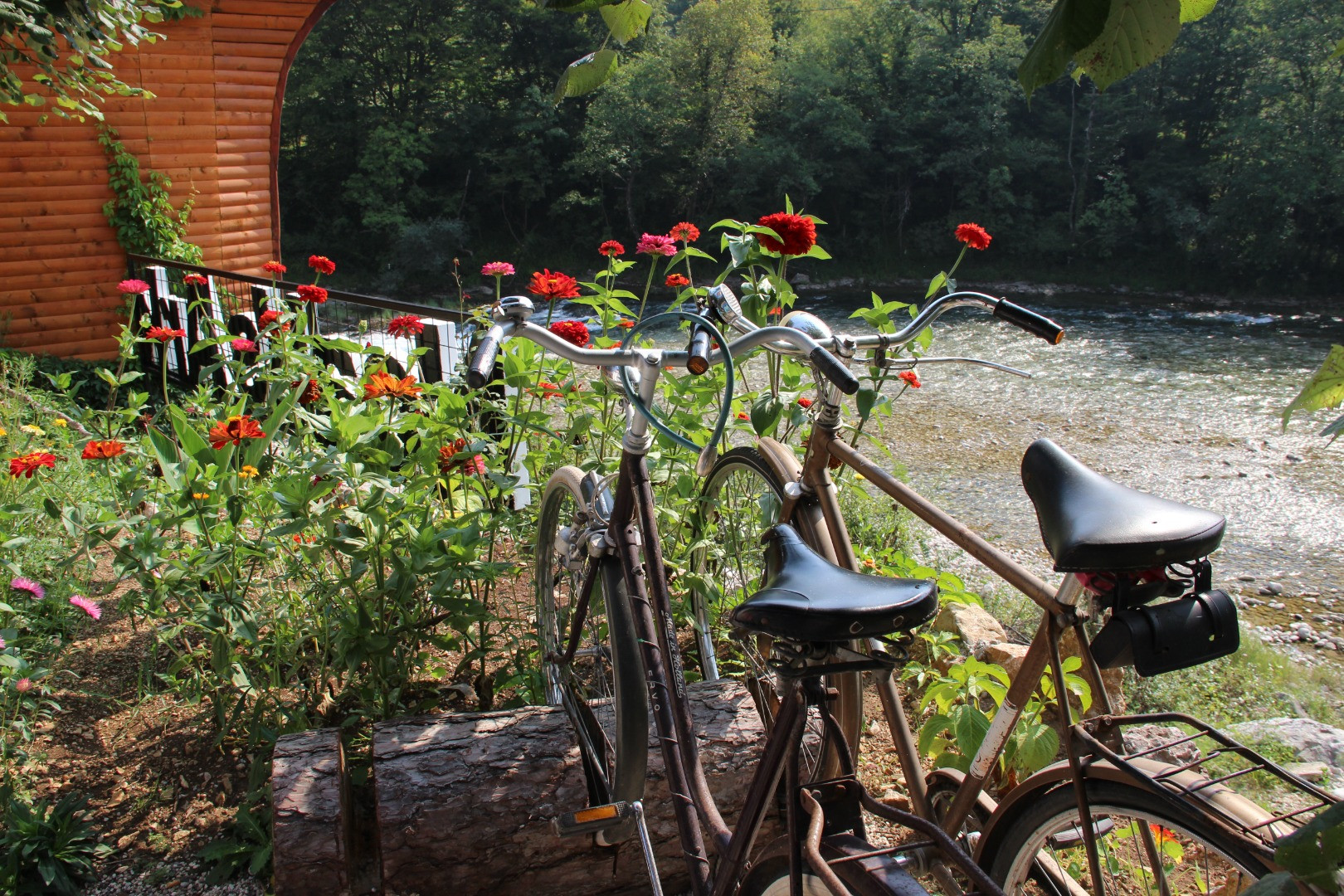 Dzajica buk - Rustic accommodation on the Neretva River with a private beach, sports facilities, and organized outdoor adventures, Dzajicaa Buk Accommodations - Konjic, Bosnia and Herzegovina Konjic
